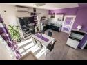 Appartements et chambres Mit - 100m to the sea: A1(4) Crveni, SA2(2) Zeleni, A3(4) Zuti, A4(2+2) Purple, A5(4+2) b&w, R1(2) Biograd - Riviera de Biograd  - Appartement - A4(2+2) Purple: cuisine salle à manger