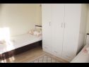 Appartements Marin A1(2+2), A2(2+2) Biograd - Riviera de Biograd  - Appartement - A2(2+2): chambre &agrave; coucher