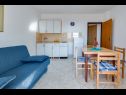 Appartements Tanja - 200m to the beach: A1(2+2), A2(2+2), A3(2+2), A4(2+2), SA5(2) Pakostane - Riviera de Biograd  - Appartement - A2(2+2): cuisine salle à manger