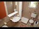 Appartements Ivo - relaxing & comfortable: A1(4+1) Vrgada (Île de Vrgada) - Riviera de Biograd  - Appartement - A1(4+1): salle de bain W-C