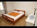 Appartements Ivo - relaxing & comfortable: A1(4+1) Vrgada (Île de Vrgada) - Riviera de Biograd  - Appartement - A1(4+1): chambre &agrave; coucher