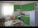 Appartements Nikša - 10 m from beach: A1 Narancasti(5), A2 Zeleni(3) Postira - Île de Brac  - Appartement - A2 Zeleni(3): cuisine salle à manger