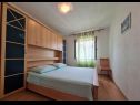 Appartements Miljana - 40 m from beach: A1(4+1) Postira - Île de Brac  - Appartement - A1(4+1): chambre &agrave; coucher