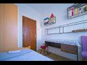 Appartements Pavo - 80 m from beach: A1(5) Postira - Île de Brac  - Appartement - A1(5): chambre &agrave; coucher