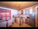 Appartements Zoran - 30 m from beach: A1(4) Postira - Île de Brac  - Appartement - A1(4): cuisine salle à manger