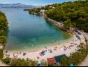 Maisons de vacances Villa Gold - private pool & grill: H(12+4) Splitska - Île de Brac  - Croatie  - plage