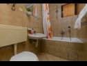 Appartements Vlado - cosy & afordable: SA1(2), A2(3), A3(5) Supetar - Île de Brac  - Appartement - A2(3): salle de bain W-C