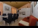 Appartements Vlado - cosy & afordable: SA1(2), A2(3), A3(5) Supetar - Île de Brac  - Appartement - A3(5): cuisine salle à manger