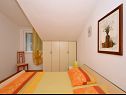 Appartements Aurelija - 20 m from beach: A1(4+2), A2(4), A3(2+2) Arbanija - Île de Ciovo  - Appartement - A3(2+2): chambre &agrave; coucher