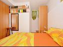 Appartements Aurelija - 20 m from beach: A1(4+2), A2(4), A3(2+2) Arbanija - Île de Ciovo  - Appartement - A1(4+2): chambre &agrave; coucher