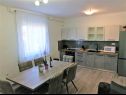 Appartements Lilac - 100m from pebble beach : A1(7) Arbanija - Île de Ciovo  - Appartement - A1(7): cuisine salle à manger