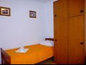 Appartements Joško - 70 m from beach: SA1(3), A2(6) Mastrinka - Île de Ciovo  - Studio appartement - SA1(3): chambre &agrave; coucher