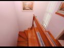Appartements Rina - 200 m from beach: A1(6) Okrug Donji - Île de Ciovo  - Appartement - A1(6): escalier