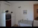 Appartements Mara - 70m from the sea A2(4+1), A3(4+1), A4(2+1), A1(2+1) Okrug Gornji - Île de Ciovo  - Appartement - A1(2+1): cuisine salle à manger