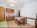 Appartements Dane - 30m from the sea: A1(4+1), A2(4+1), A3(3+2), A4(2+3) Okrug Gornji - Île de Ciovo  - Appartement - A1(4+1): cuisine salle à manger
