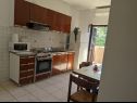 Appartements Biserka - 50 m from beach : A1(2+1), A2(2+1), A3(2+1), A4(6), A5(4), A6(4) Okrug Gornji - Île de Ciovo  - Appartement - A4(6): cuisine