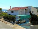 Appartements Naki - terrace & free parking: Studio(2+1), A2(6+1) Slatine - Île de Ciovo  - maison