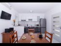 Appartements Ivica - garden terrace A1(2), A2(2+2) Slatine - Île de Ciovo  - Appartement - A2(2+2): cuisine salle à manger