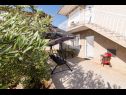 Appartements Ivica - garden terrace A1(2), A2(2+2) Slatine - Île de Ciovo  - Appartement - A2(2+2): terrasse
