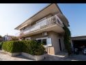 Appartements Ivica - garden terrace A1(2), A2(2+2) Slatine - Île de Ciovo  - maison