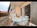 Appartements Naki - terrace & free parking: Studio(2+1), A2(6+1) Slatine - Île de Ciovo  - Appartement - A2(6+1): terrasse