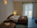 Appartements Naki - terrace & free parking: Studio(2+1), A2(6+1) Slatine - Île de Ciovo  - Appartement - A2(6+1): chambre