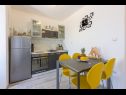 Appartements Mario - 50 m from sea : A1(2+2) Novi Vinodolski - Riviera de Crikvenica  - Appartement - A1(2+2): cuisine salle à manger