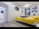 Appartements Mario - 50 m from sea : A1(2+2) Novi Vinodolski - Riviera de Crikvenica  - Appartement - A1(2+2): chambre &agrave; coucher