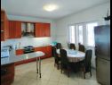 Appartements Mili - seaview: A1(6+2) Veli Rat - Île de Dugi otok  - Appartement - A1(6+2): cuisine salle à manger