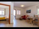 Appartements Zvone1  - at the water front: A4(2+2), A5(2+2), A6(2+2) Veli Rat - Île de Dugi otok  - Appartement - A4(2+2): salle &agrave; manger