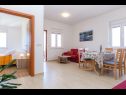 Appartements Zvone1  - at the water front: A4(2+2), A5(2+2), A6(2+2) Veli Rat - Île de Dugi otok  - Appartement - A5(2+2): salle &agrave; manger