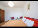 Appartements Ljilja - nice garden: A1(4) Fazana - Istrie  - Appartement - A1(4): chambre &agrave; coucher