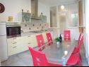 Appartements Mila - 80 m from the beach: A1(6) Brna - Île de Korcula  - Appartement - A1(6): cuisine salle à manger