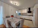 Appartements Fab - spacious terrace: A1(5+1) Punat - Île de Krk  - Appartement - A1(5+1): cuisine salle à manger
