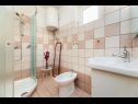 Appartements Ivano A1(4+1) Vrbnik - Île de Krk  - Appartement - A1(4+1): salle de bains