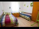 Appartements Luka A1(4), A2(4) Vrbnik - Île de Krk  - Appartement - A1(4): chambre &agrave; coucher