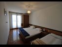Appartements Pava SA1 (2), SA2 (2) Vrbnik - Île de Krk  - Studio appartement - SA2 (2): chambre &agrave; coucher