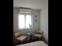 Appartements Jasna - family friendly: A1 Prizemlje (2+2), A2 Gornji (2+2) Baska Voda - Riviera de Makarska  - Appartement - A1 Prizemlje (2+2): chambre &agrave; coucher