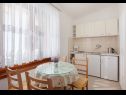 Appartements Ante M - 100 m from beach: A1(4+2), A2(4+2), C3(2) Brela - Riviera de Makarska  - Appartement - A2(4+2): cuisine salle à manger