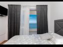 Appartements Ivi - 100 m from pebble beach: A1(2+2), A2(2+2), A3(2+2), A4(4+4), A5(2+2) Drasnice - Riviera de Makarska  - Appartement - A4(4+4): chambre &agrave; coucher