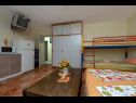 Appartements Vlatko - affordable & cosy: SA1(4), SA2(2+2), SA3(2+2) Krvavica - Riviera de Makarska  - Studio appartement - SA2(2+2): chambre &agrave; coucher