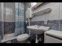 Appartements Vlatko - affordable & cosy: SA1(4), SA2(2+2), SA3(2+2) Krvavica - Riviera de Makarska  - Studio appartement - SA3(2+2): salle de bain W-C