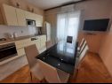Appartements Željko - spacious and affordable A1(6+2), SA2(2), SA3(2), SA4(2+1) Makarska - Riviera de Makarska  - Appartement - A1(6+2): cuisine salle à manger