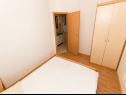Appartements Srzi 1 - 200 m from sea: A4(2+2), A5(4) Makarska - Riviera de Makarska  - Appartement - A5(4): chambre &agrave; coucher