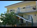 Appartements Zrine - comfortable with a balcony: A1(2+2) Makarska - Riviera de Makarska  - maison