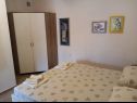 Appartements Vela- 50 m from beach: SA1(2+1) Makarska - Riviera de Makarska  - Studio appartement - SA1(2+1): chambre &agrave; coucher