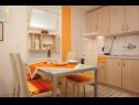 Appartements Sve - with parking : A2(2+2) Makarska - Riviera de Makarska  - Appartement - A2(2+2): cuisine salle à manger