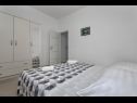 Appartements Petar - 200 m from beach: A1(4) Makarska - Riviera de Makarska  - Appartement - A1(4): chambre &agrave; coucher