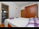 Appartements Ruzi - family and friends: A1(9+2) Makarska - Riviera de Makarska  - Appartement - A1(9+2): chambre &agrave; coucher
