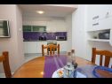 Appartements Palmina - comfort apartment: A1 veliki (6),  A2 žuti (4+1), A3 lila (2), SA4 bijeli (2) Makarska - Riviera de Makarska  - Appartement - A1 veliki (6): cuisine salle à manger